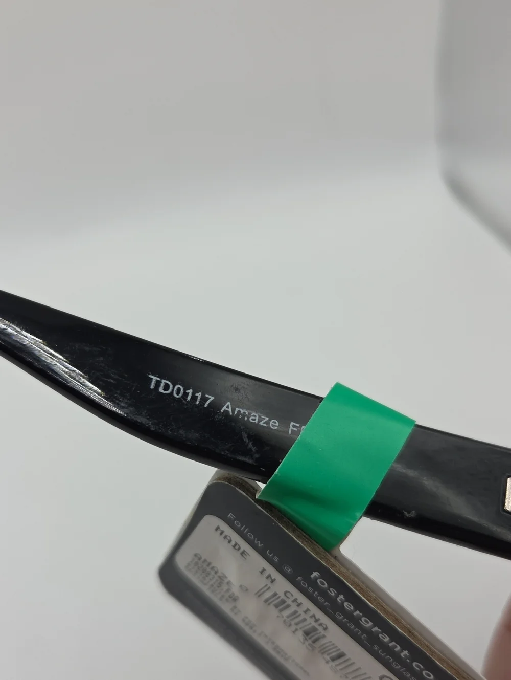 Foster Grant MaxBlock 100% UVA-UVB Lens Protection